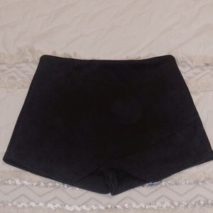 Envelope shorts